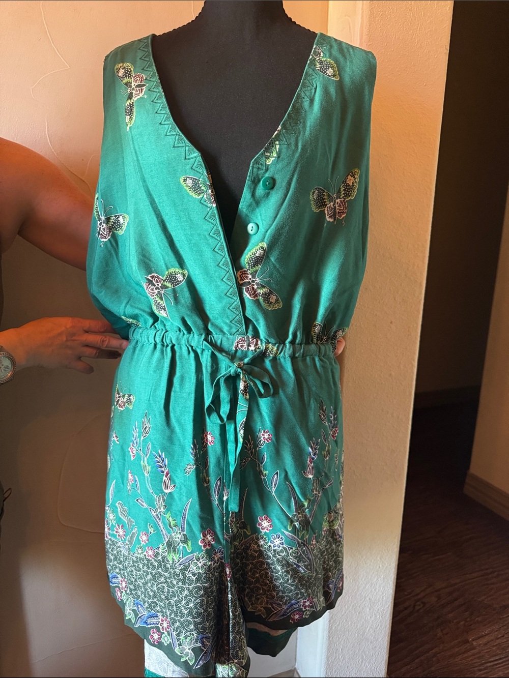 Anthropologie Green Sleeveless V-Neck Drawstring Women’s Romper